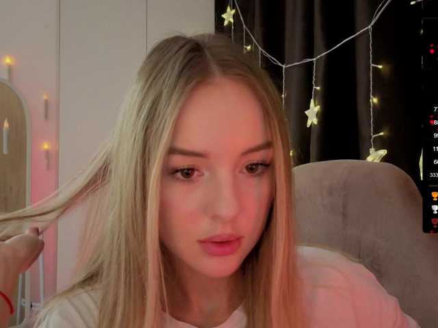 Nestyzz's BongaCams show and profile