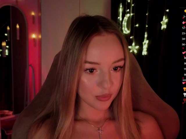 Nestyzz's BongaCams show and profile