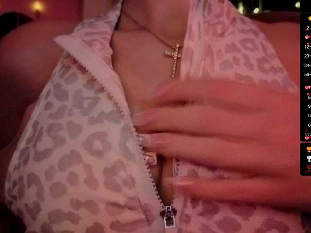 Nestyzz's BongaCams show and profile