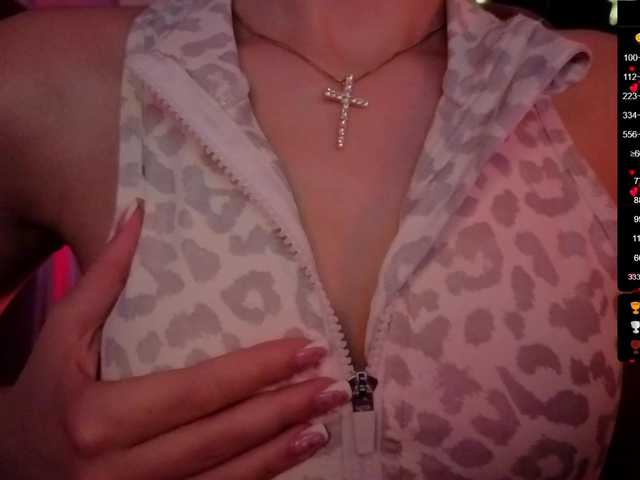 Nestyzz's BongaCams show and profile