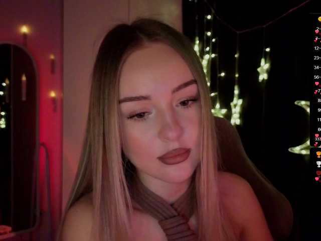 le modèle Nestyzz est en webcam porno dans un show sur le site bongacams, il possède les tags suivants: White/Caucasian,Blonde,Shaved