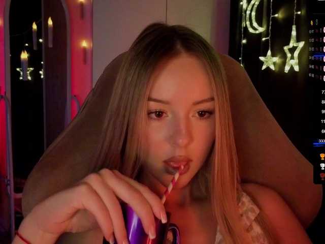 Nestyzz's BongaCams show and profile