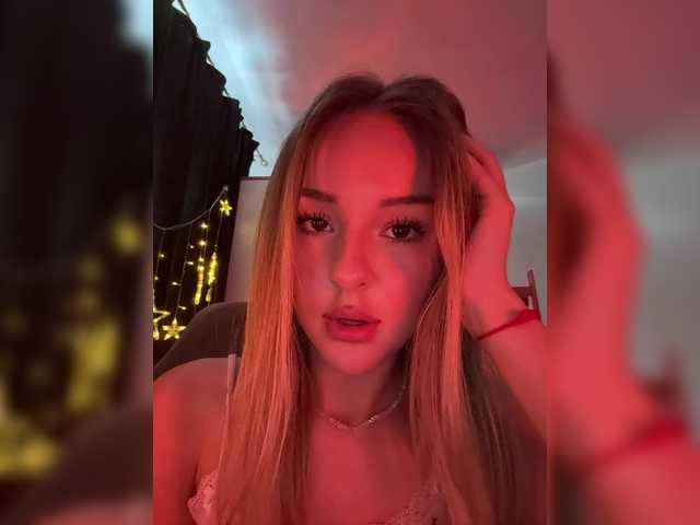 Nestyzz's BongaCams show and profile