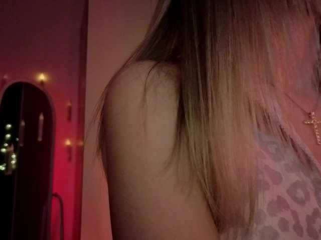 Nestyzz's BongaCams show and profile