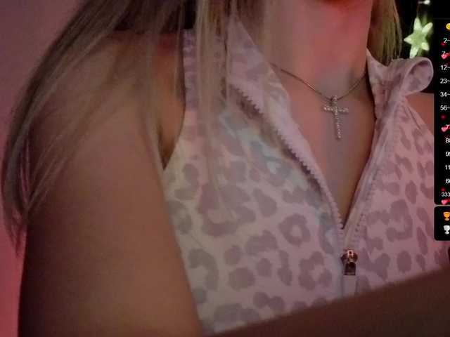 Nestyzz's BongaCams show and profile