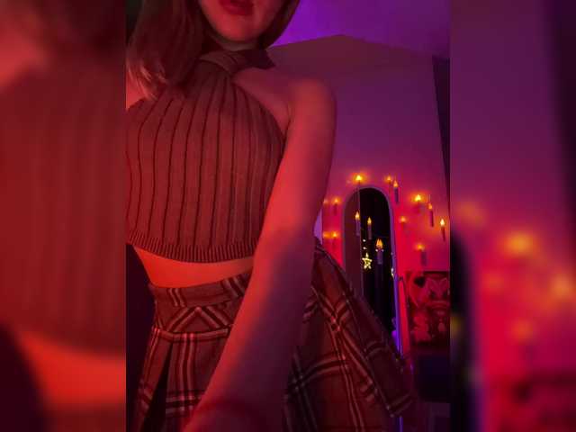 Nestyzz's BongaCams show and profile