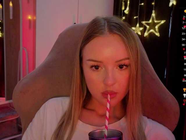 Nestyzz's BongaCams show and profile