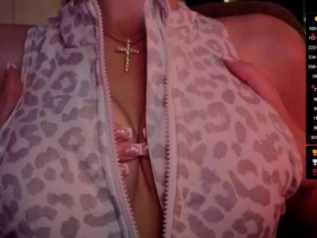 Nestyzz's BongaCams show and profile