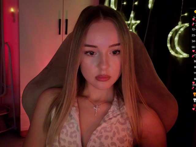 Nestyzz's BongaCams show and profile