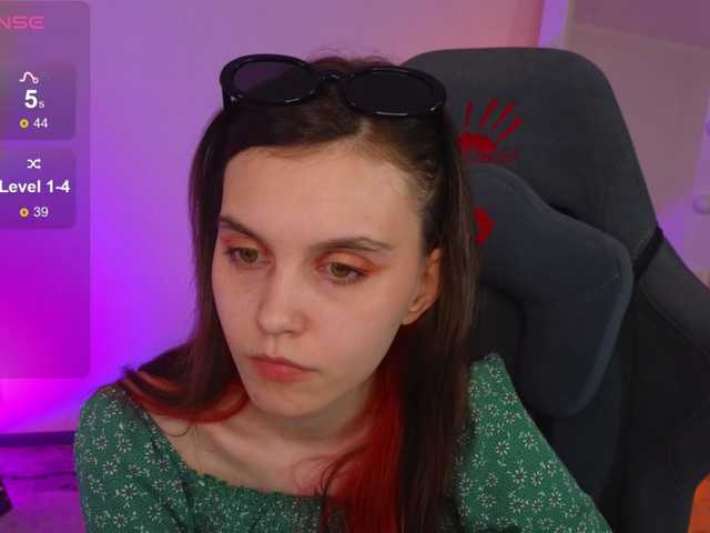  SusieMorris chat room