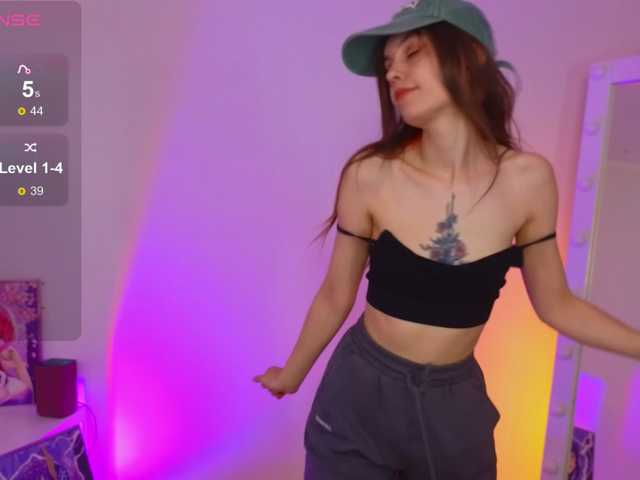  SusieMorris chat room