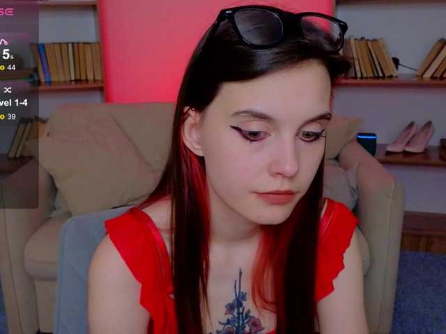  SusieMorris chat room