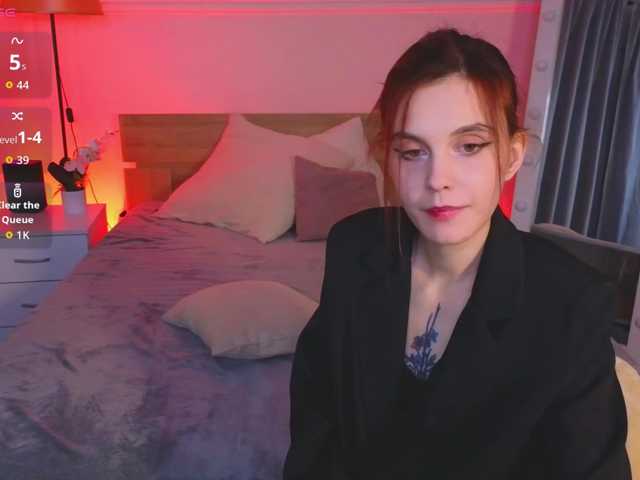  SusieMorris chat room