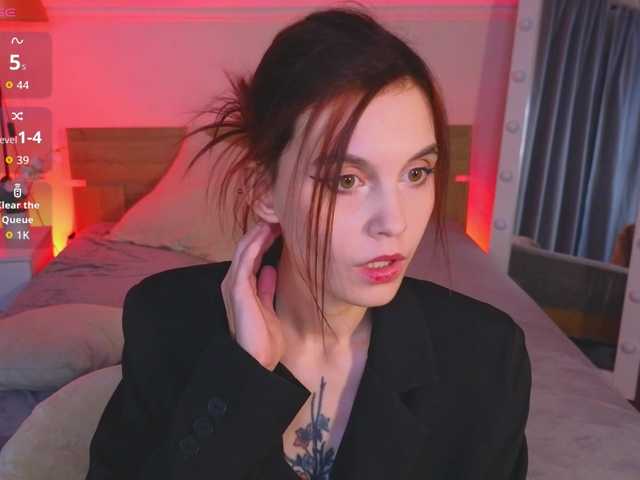  SusieMorris chat room