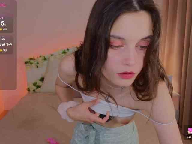 naked chatroom SusieMorris