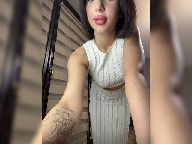 BabyDarii's BongaCams show and profile