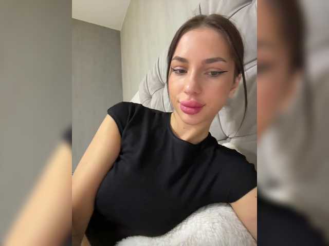 BabyDarii's BongaCams show and profile