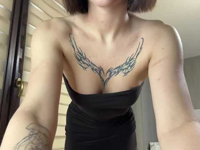 BabyDarii's BongaCams show and profile