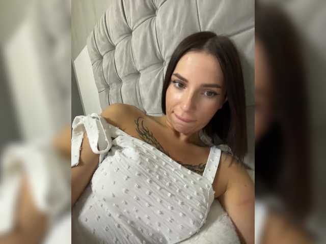BabyDarii's BongaCams show and profile