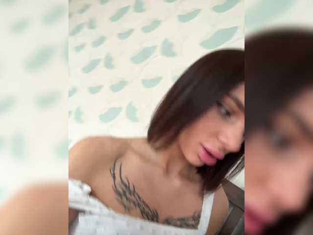 BabyDarii's BongaCams profile