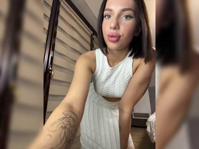 BabyDarii's BongaCams show and profile