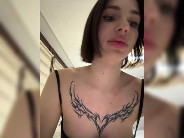 BabyDarii's BongaCams show and profile