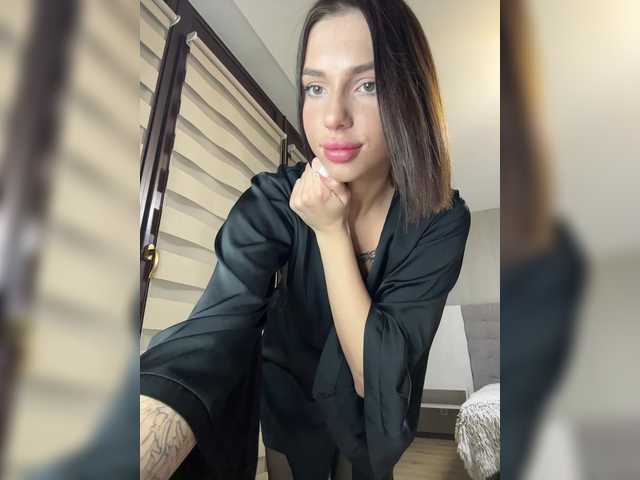 BabyDarii's BongaCams show and profile