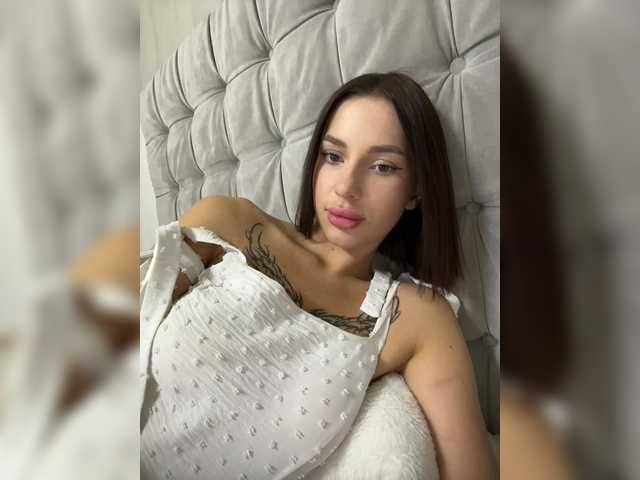 BabyDarii's BongaCams show and profile