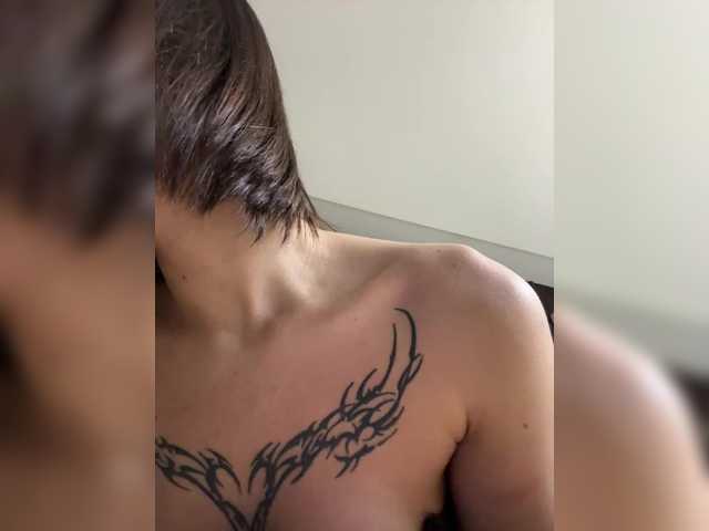 BabyDarii's BongaCams show and profile