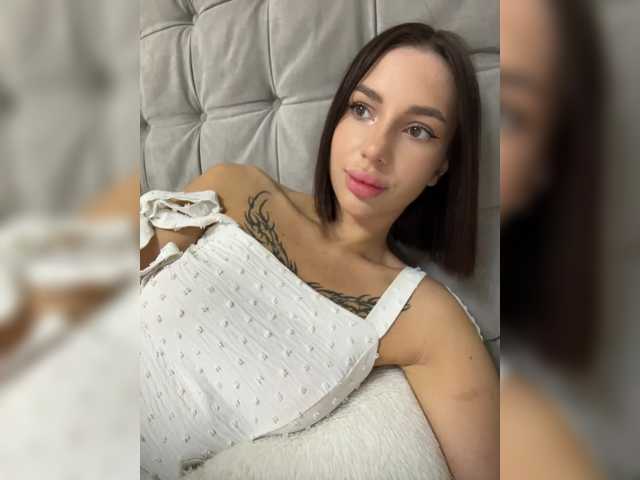 BabyDarii's BongaCams show and profile