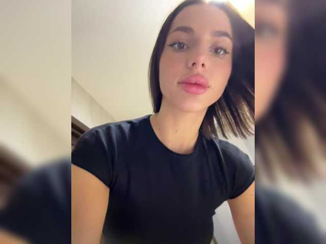 BabyDarii's BongaCams show and profile