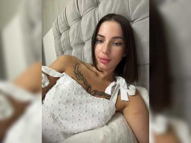 BabyDarii's BongaCams show and profile