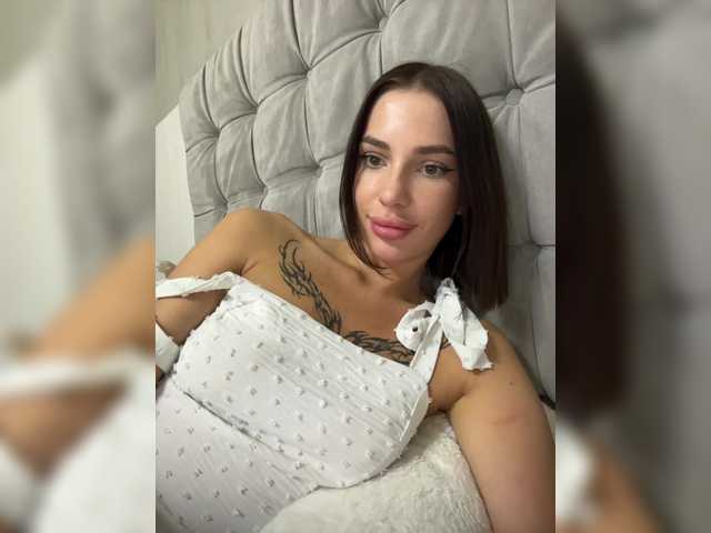 BabyDarii's BongaCams show and profile