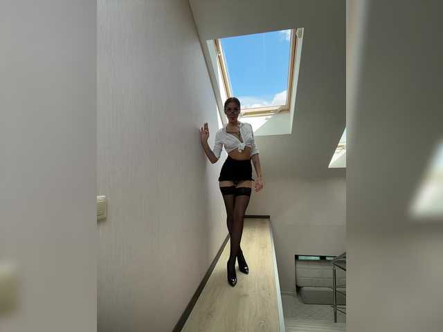 BabyDarii's BongaCams show and profile