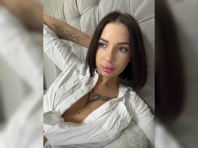 BabyDarii's BongaCams show and profile