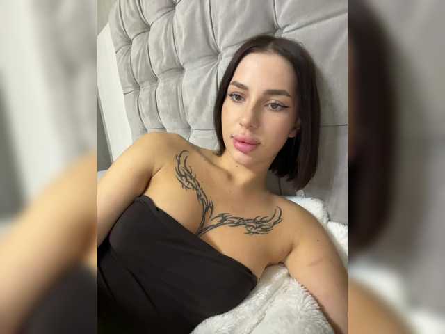 BabyDarii's BongaCams show and profile