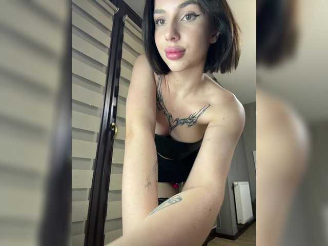 BabyDarii's BongaCams show and profile