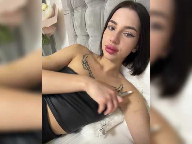 BabyDarii's BongaCams show and profile