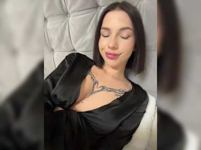 BabyDarii's BongaCams show and profile