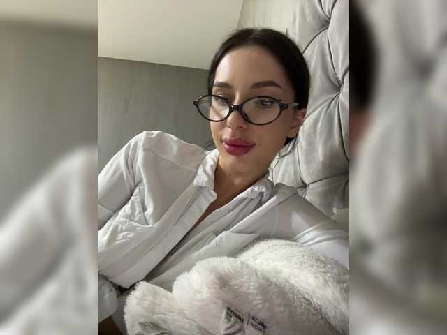 BabyDarii's BongaCams show and profile