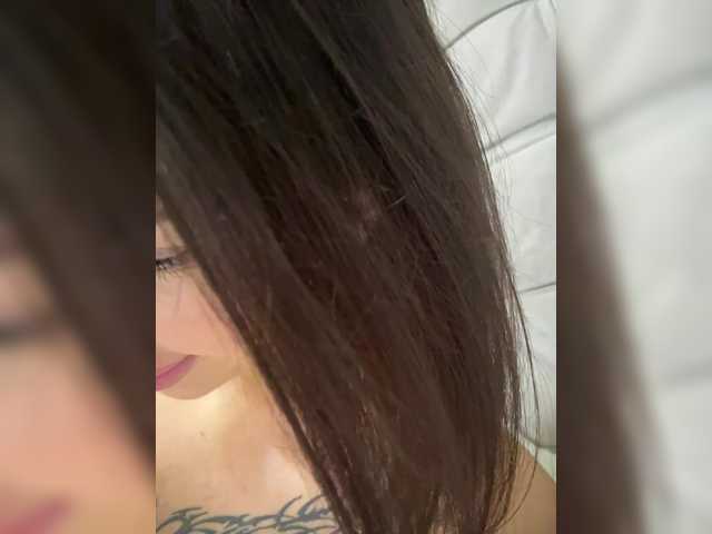 BabyDarii's BongaCams show and profile