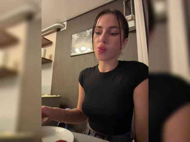 BabyDarii Live Webcam on BongaCams