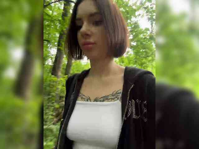 naked live chat BabyDarii