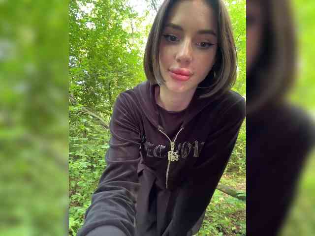 nude webcam BabyDarii