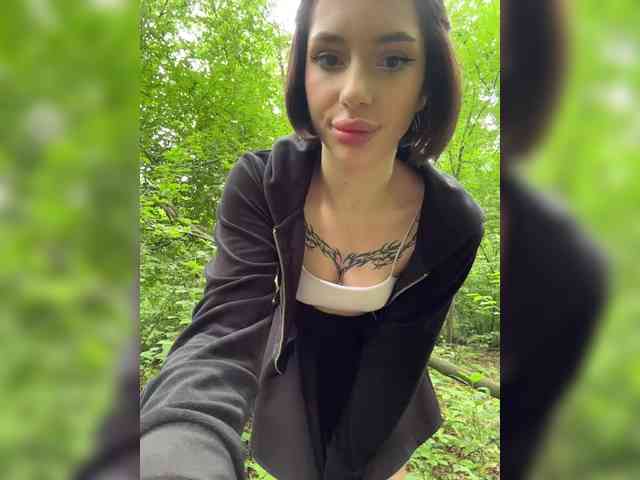 naked live chat BabyDarii