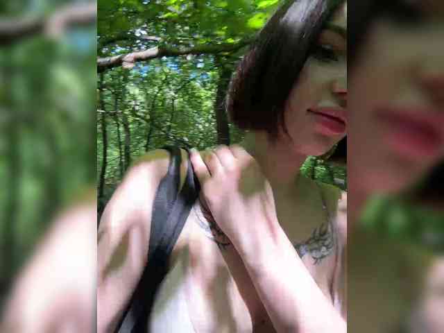 nude voyeur webcam BabyDarii