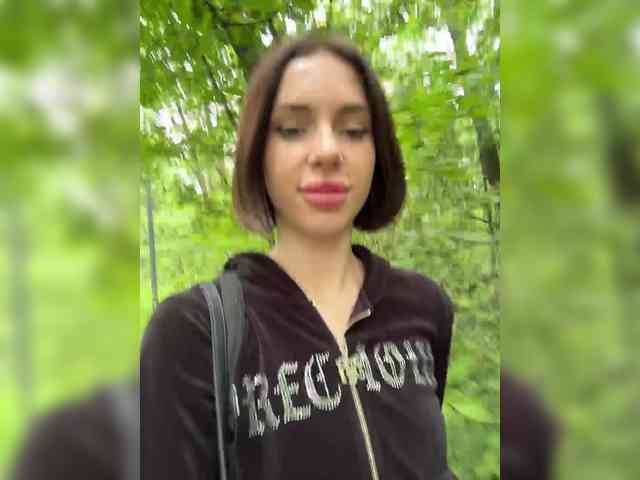 naked live chat BabyDarii