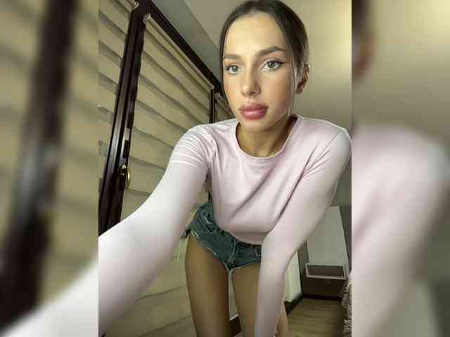 BabyDarii Live Webcam on BongaCams