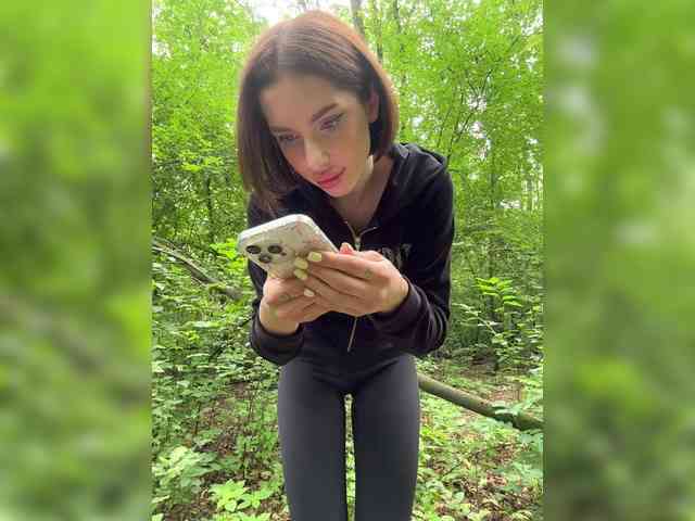 naked live chat BabyDarii