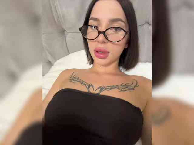 BabyDarii Live Webcam on BongaCams